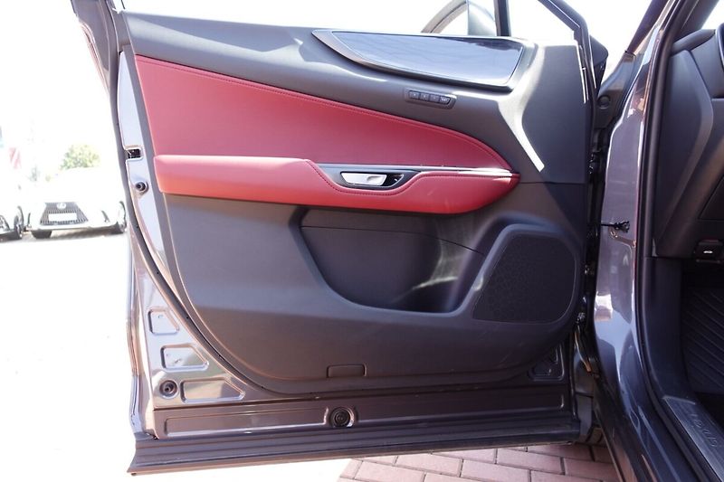 Lexus NX 350h NX350h Prestige 4x4 - fotka 10 z 37