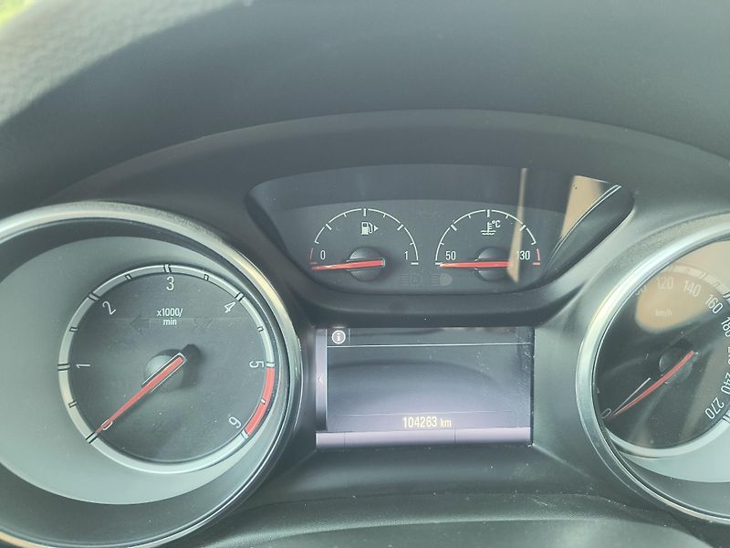 Opel Astra 1.6 CDTI 81KW/NAVI/4XVYHŘ.SEDA - fotka 30 z 60