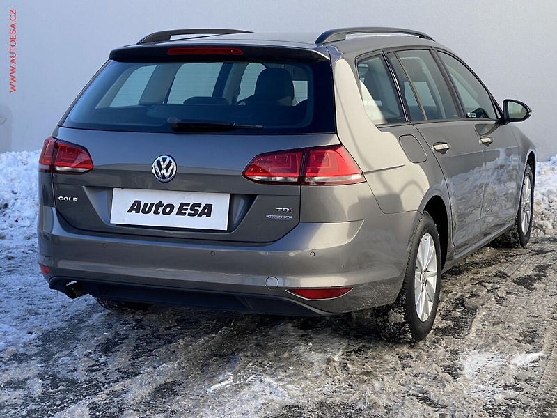 Volkswagen Golf (2014) 1.6TDi, Comfortline, zmk. - fotka 4 z 19