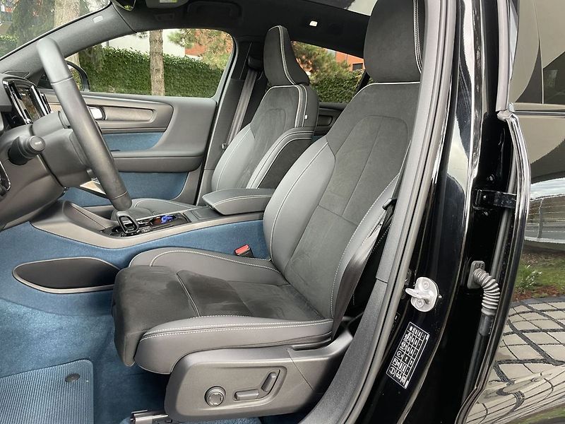 Volvo C40 Recharge Twin motor 82kWh - fotka 14 z 38