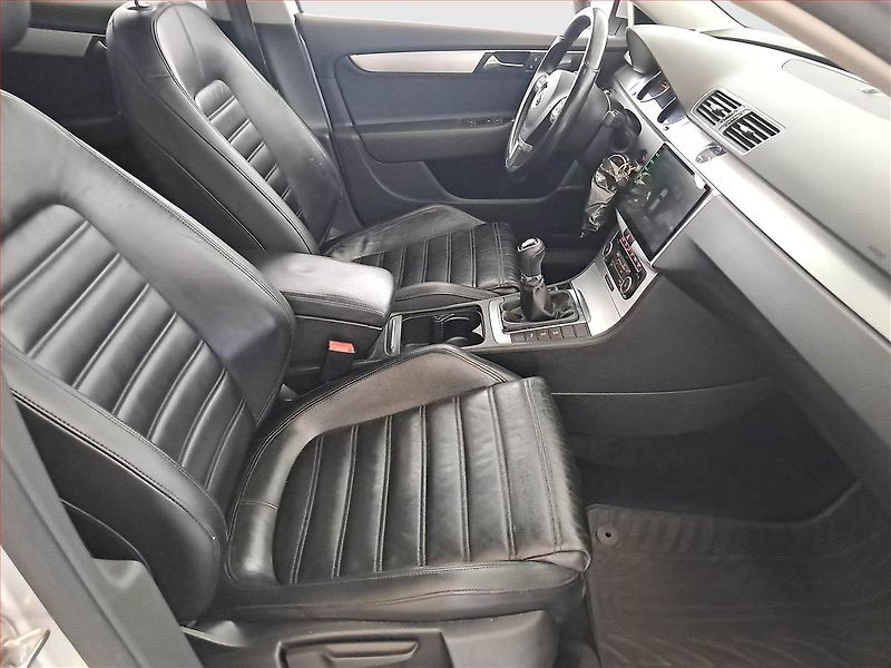 Volkswagen Passat (2011) Highline 2.0 TDI, Eko.zaplacen - fotka 9 z 18
