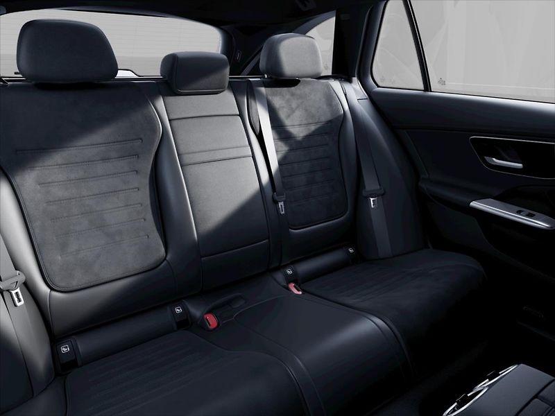 Mercedes-Benz Třídy C (2025) 2,0 C 220 d 4MATIC kombi AMG S - fotka 8 z 9