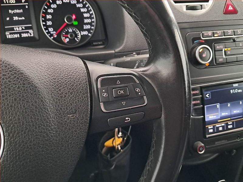 Volkswagen Caddy (2013) 2.0 TDI, 5Míst - fotka 19 z 21