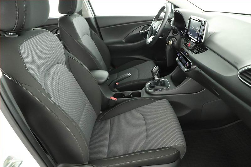 Hyundai i30 (2021) 1.0 T-GDI, ČR,1.maj - fotka 7 z 18