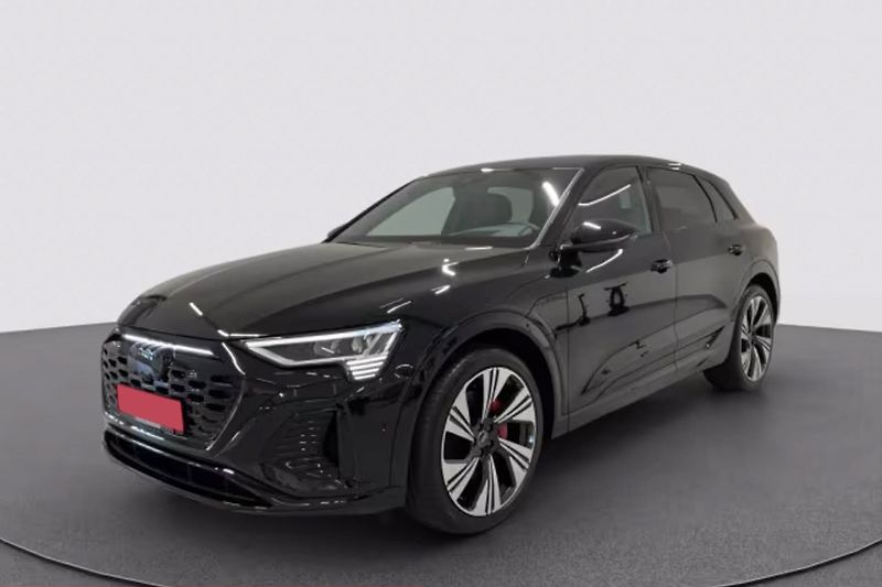 Audi Q8 e-tron 55 q S-Line Pano Matrix HuD - fotka 1 z 19
