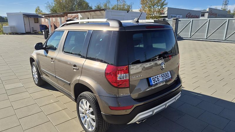 Škoda Yeti 2,0TDi 4x4 DSG 125KW TOP! - fotka 6 z 22