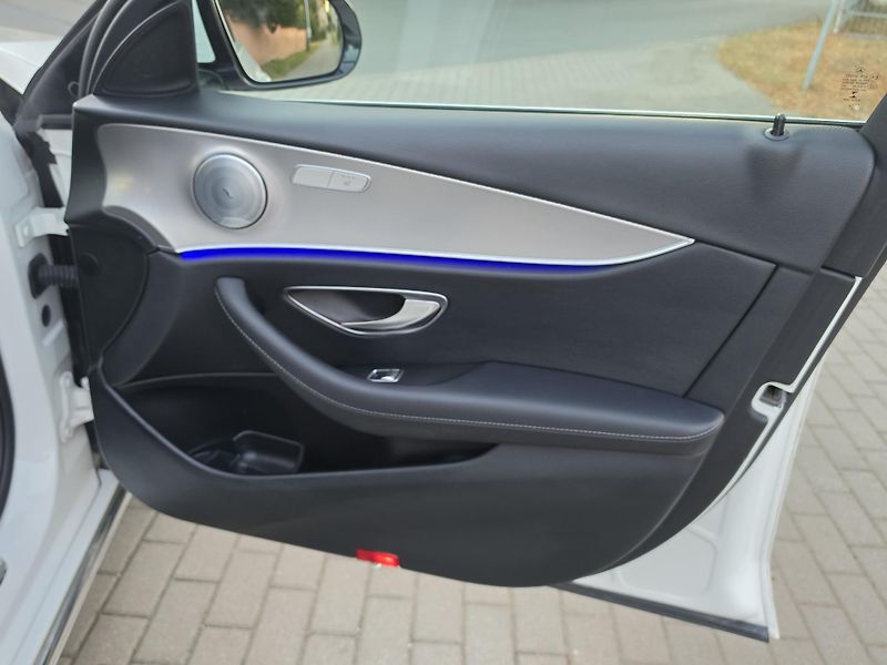 Mercedes-Benz Třídy E 2.2CDi 143kW AVANTGARDE*7-MÍST - fotka 44 z 54