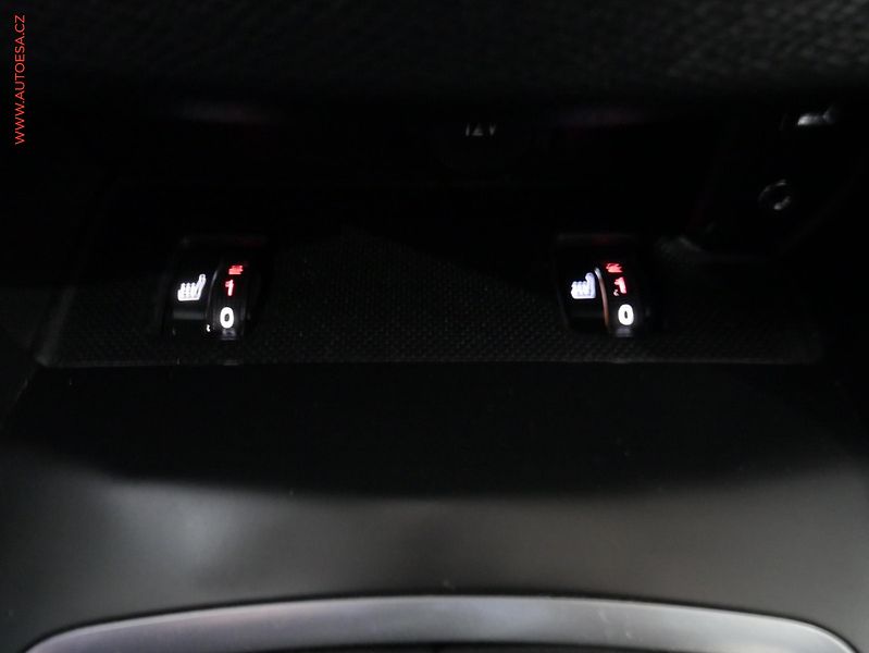 Peugeot 308 (2016) 1.2PT, 1.maj,ČR, Allure - fotka 17 z 18