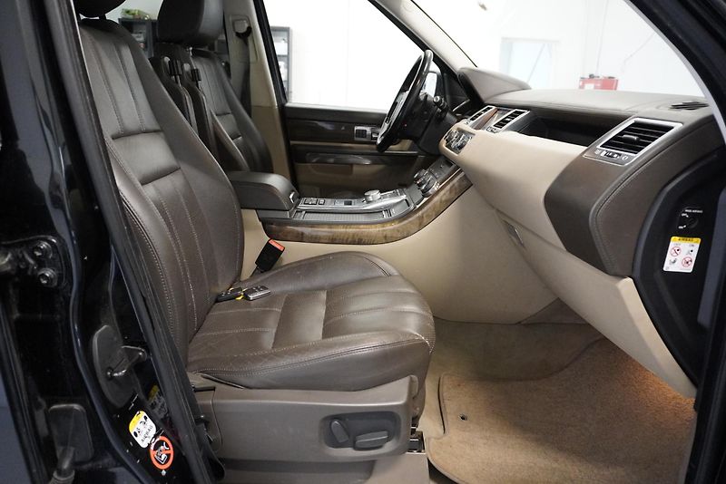 Land Rover Range Rover Sport 3,0 TDV6 4WD AUTOMAT - fotka 32 z 39