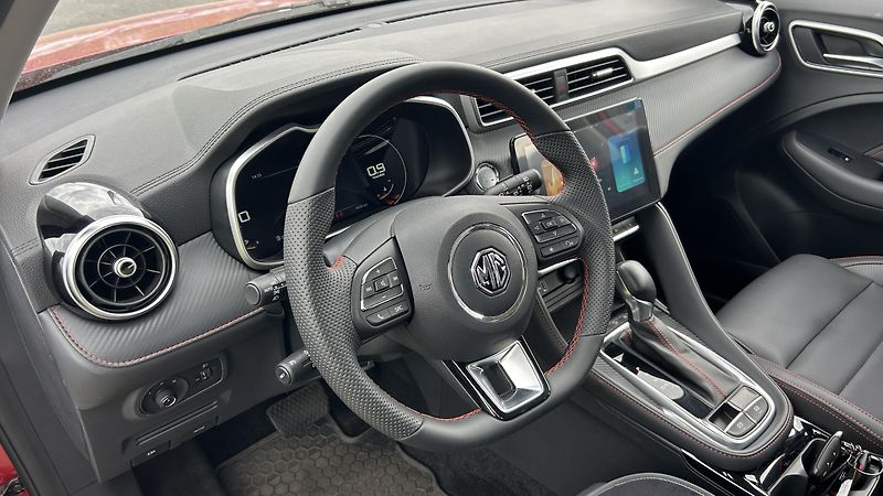 MG ZS (2025) 1.0 T-GDI AUT Exclusive  - fotka 12 z 20