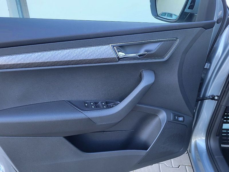 Škoda Karoq Dynamic 1,5TSI 110kW - fotka 11 z 29