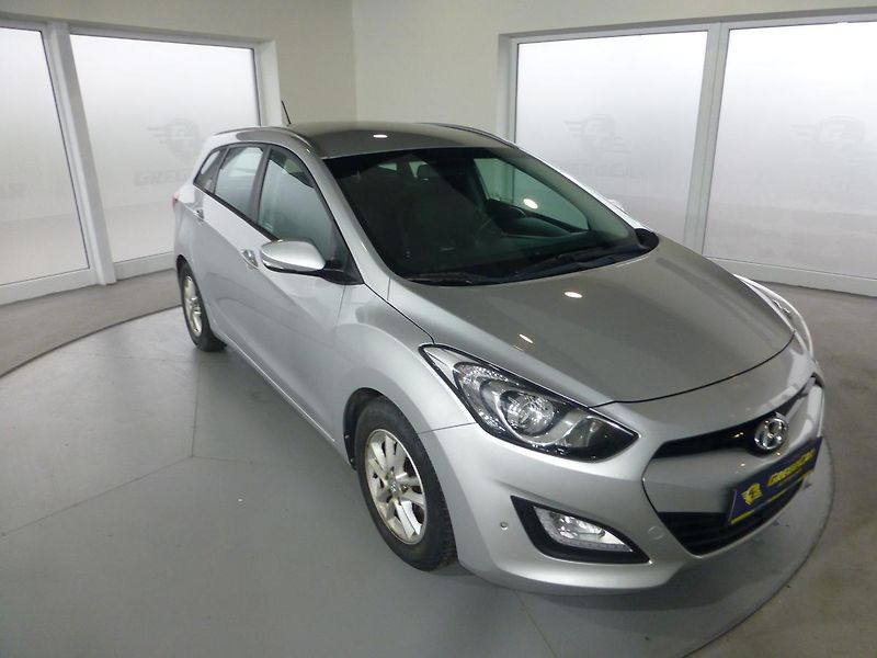 Hyundai i30 (2013) 1,6CRDI*ALU**VYHŘ.SED***KAMERA - fotka 3 z 25
