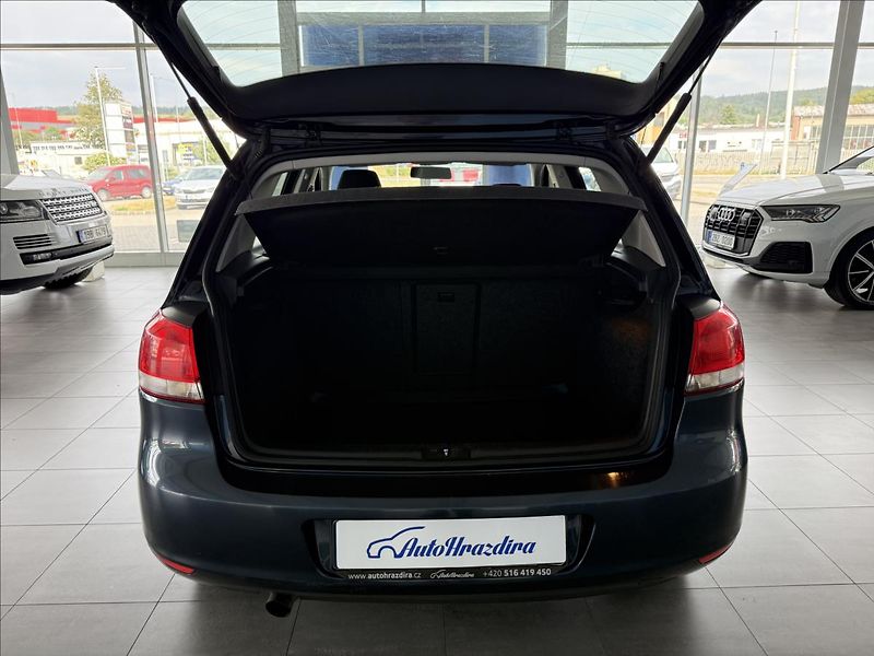 Volkswagen Golf 1,2   TSI 77kW,COMFORT,SERVISK - fotka 20 z 25