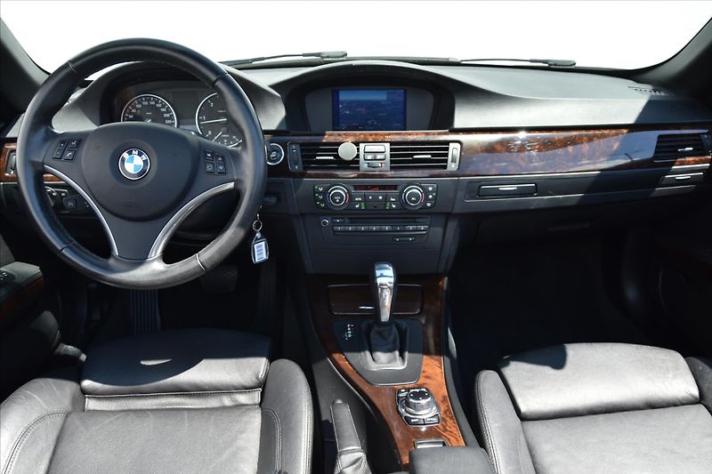 BMW Řada 3 320d 135kW CABRIO XENON KŮŽE - fotka 16 z 27