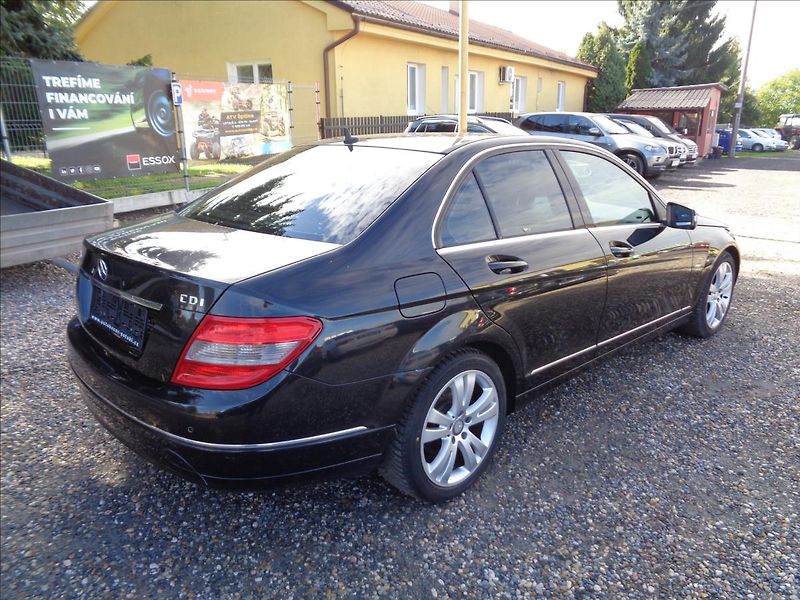 Mercedes-Benz Třídy C 2,2 - fotka 7 z 16