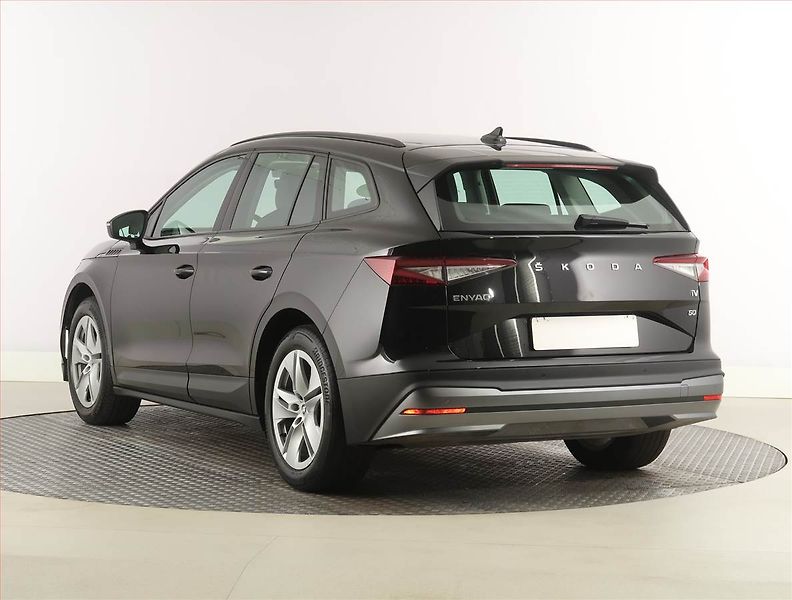 Škoda Enyaq (2022) 60 (62 kWh), SoH 92% - fotka 4 z 25