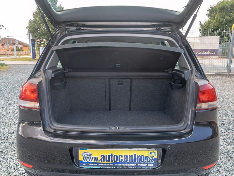 Volkswagen Golf (2011) 1.4TSI 90KW – PO SERVISU - fotka 38 z 48
