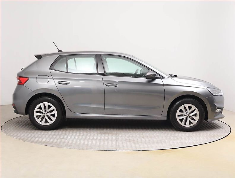 Škoda Fabia (2022) Ambition 1.0 TSI, Serv.kniha - fotka 6 z 17
