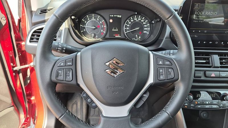 Suzuki S-Cross 1.4 BoosterJet 4x4 Premium - fotka 13 z 25