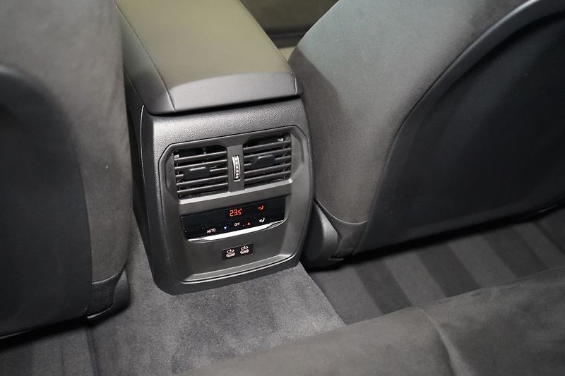 BMW Řada 3 320d xDrive Touring, HUD, ACC - fotka 41 z 43