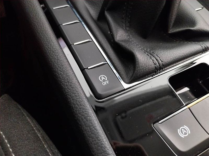 Škoda Superb (2017) Ambition 1.6 TDI, Navi, Xenony - fotka 23 z 23