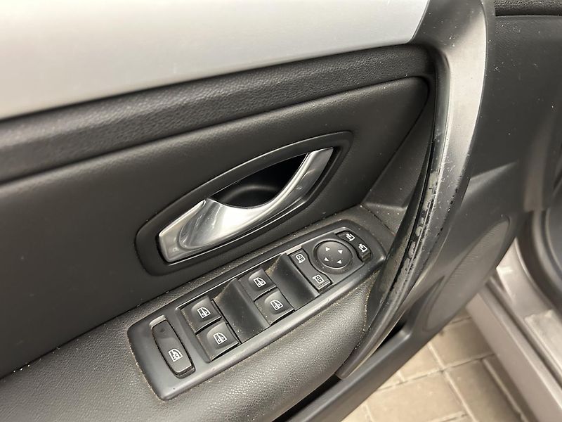 Renault Laguna 1.5 DCI Expression - fotka 7 z 25
