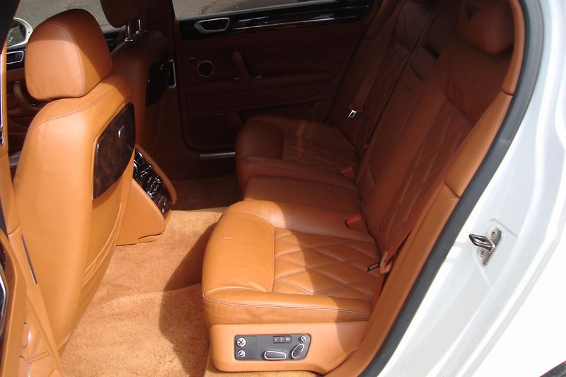 Bentley Continental Flying Spur (2013) SPEED 6.0 W12 - fotka 20 z 49
