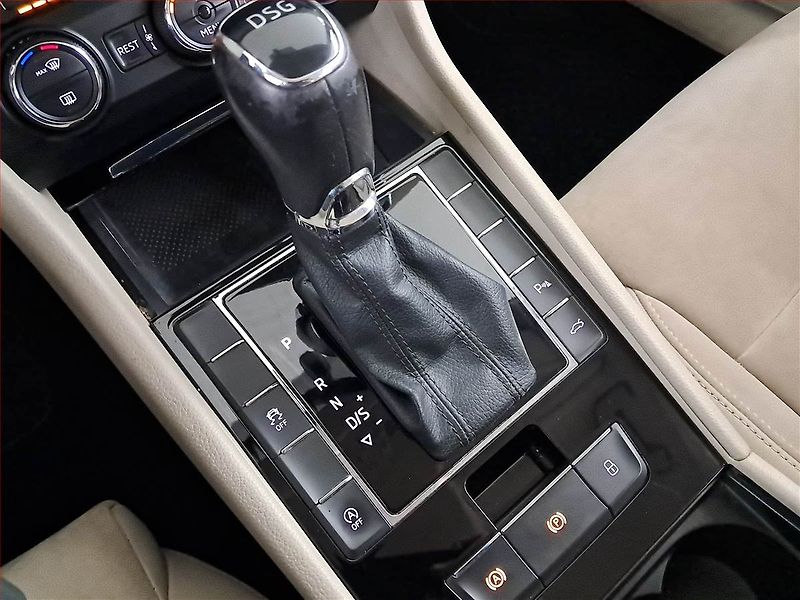 Škoda Superb (2016) 2.0 TDI, Automat, Kůže, Navi - fotka 13 z 24