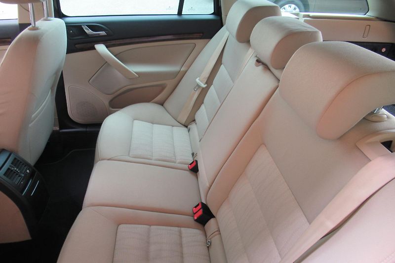 Škoda Octavia 1.6 TDi ELEGANCE WEBASTO TAŽNÉ - fotka 16 z 20