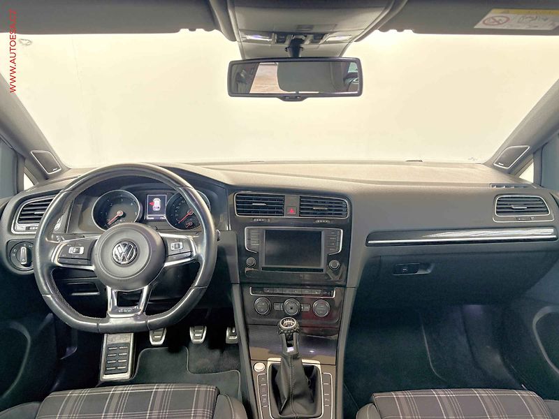 Volkswagen Golf (2016) 2.0 TDi, GTD, bixen, panor - fotka 8 z 17