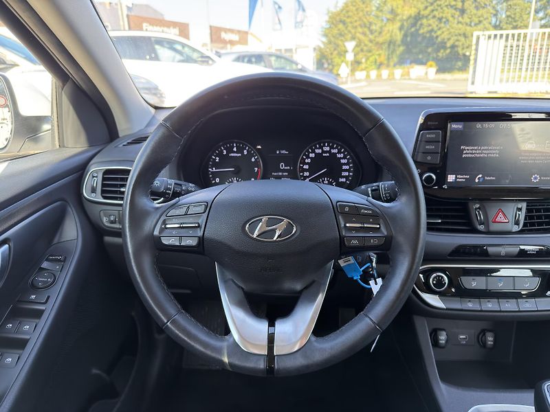 Hyundai i30 1.0-88KW,FB, REZERVACE - fotka 14 z 29