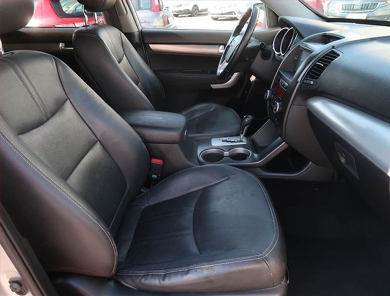 Kia Sorento (2011) 2.2 CRDi, Automat, Serv.kniha - fotka 9 z 20