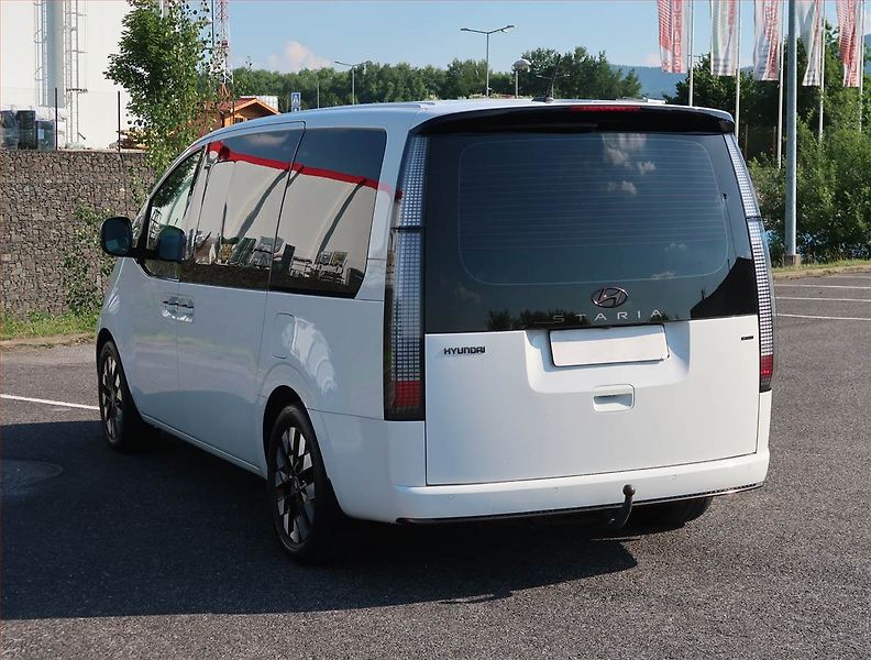 Hyundai Staria (2022) 2.2 CRDi - fotka 4 z 15