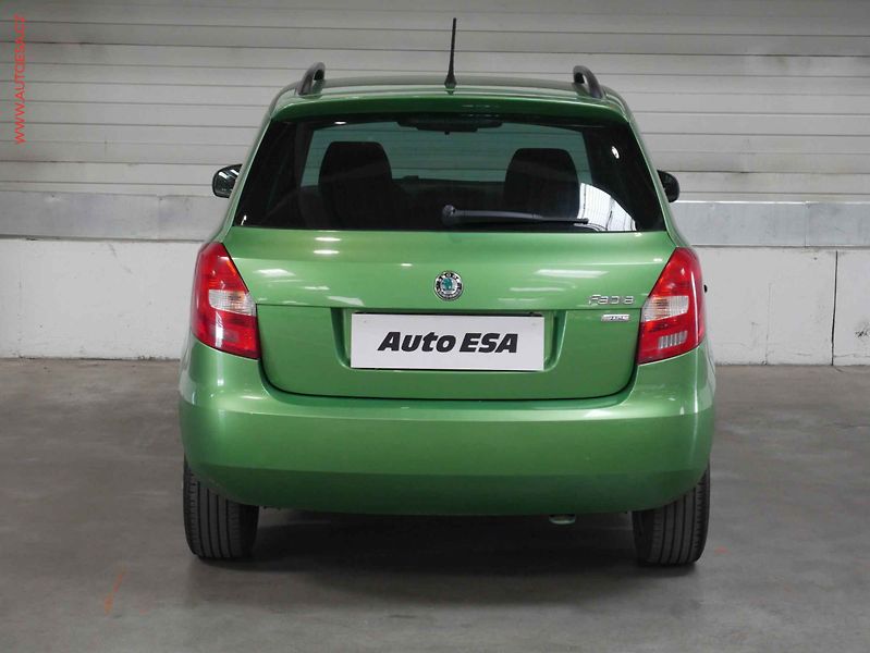 Škoda Fabia (2012) 1.2 TSi, ČR, AC, STK7/28 - fotka 5 z 14