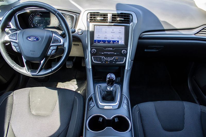 Ford Mondeo Titanium - fotka 16 z 17