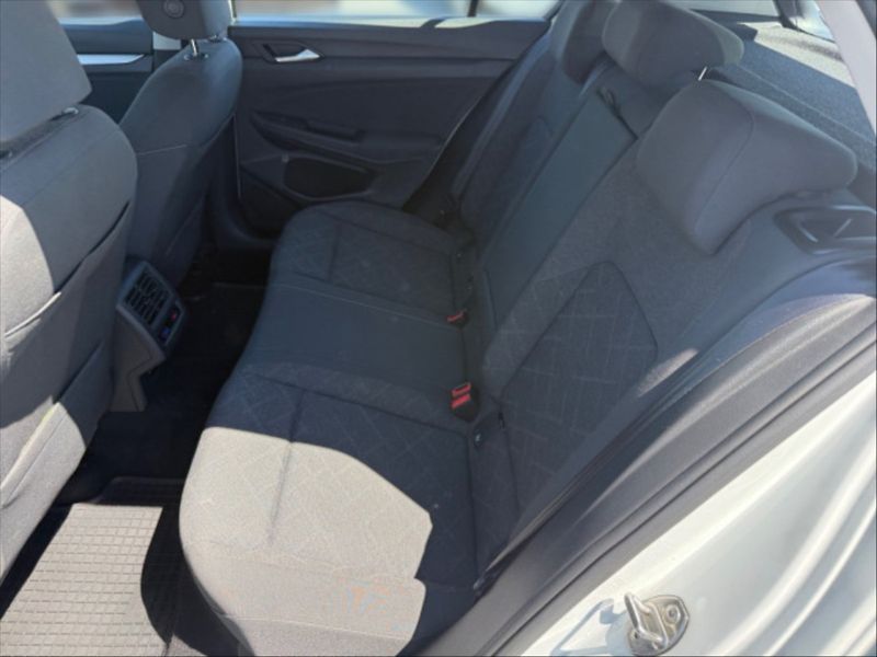 Volkswagen Golf 1,0 TSI Life - fotka 6 z 10
