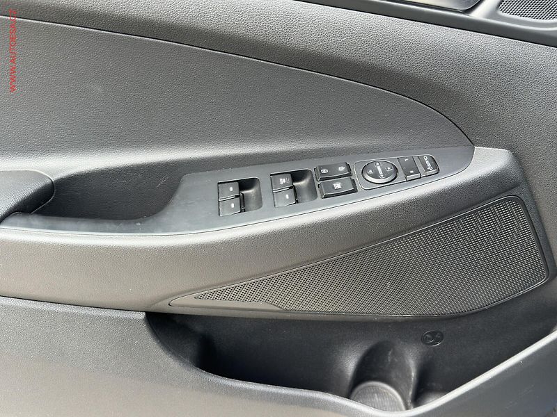 Hyundai Tucson (2016) 2.0 CRDi 4x4, ČR, AC, výhřev - fotka 11 z 21