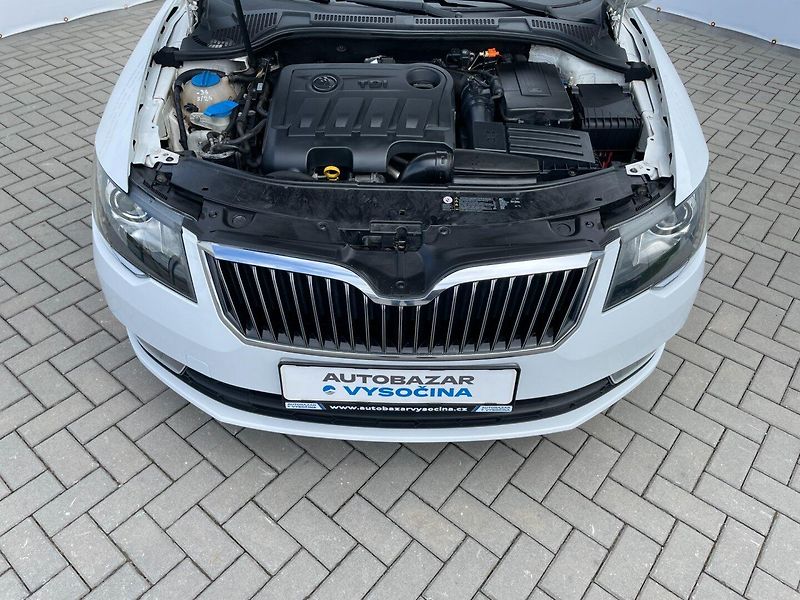Škoda Superb (2015) 2.0 TDi 103kW! DSG! CZ! - fotka 13 z 27