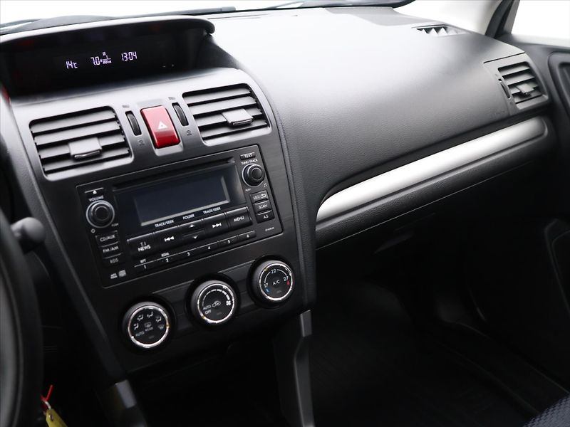 Subaru Forester 2,0 D-L 108kW CZ Sport - fotka 23 z 34