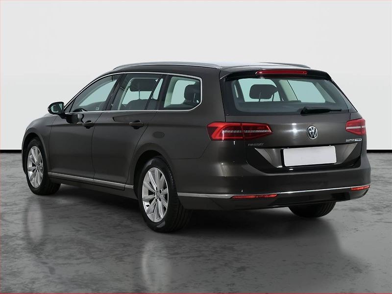Volkswagen Passat (2017) 2.0 TDI, Automat, Kůže - fotka 4 z 23