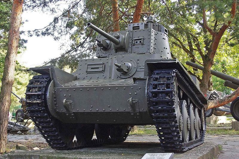 Ve své době asi za jeden z nejlepších lehkých tanků na světě LT vz.38. Do služby v předválečné československé armádě se bohužel nikdy nedostal. Tento stroj je exponátem muzea v Lešanech.