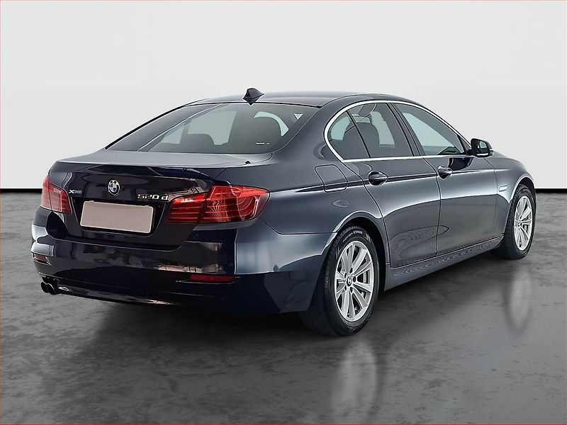 BMW Řada 5 (2015) 520d xDrive, 4X4, Automat - fotka 5 z 34