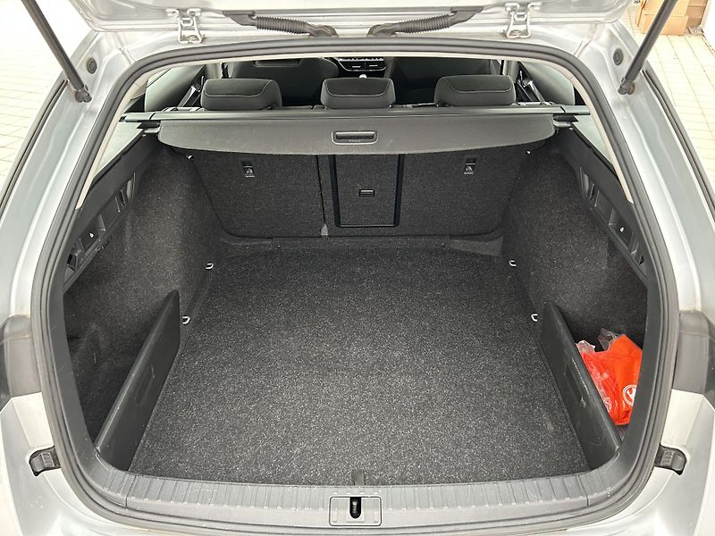 Škoda Octavia 2.0 TDI Style Plus - fotka 29 z 29