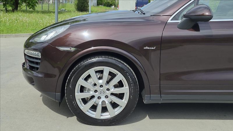 Porsche Cayenne 4,2 TDi V8 S 281 KW 4x4 ČR - fotka 29 z 30