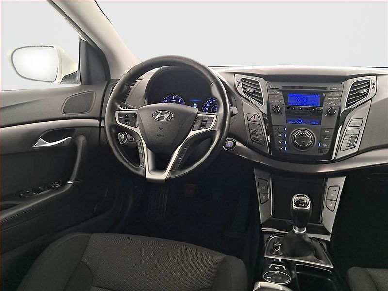 Hyundai i40 (2014) 1.7 CRDi, Serv.kniha, Xenony - fotka 7 z 19