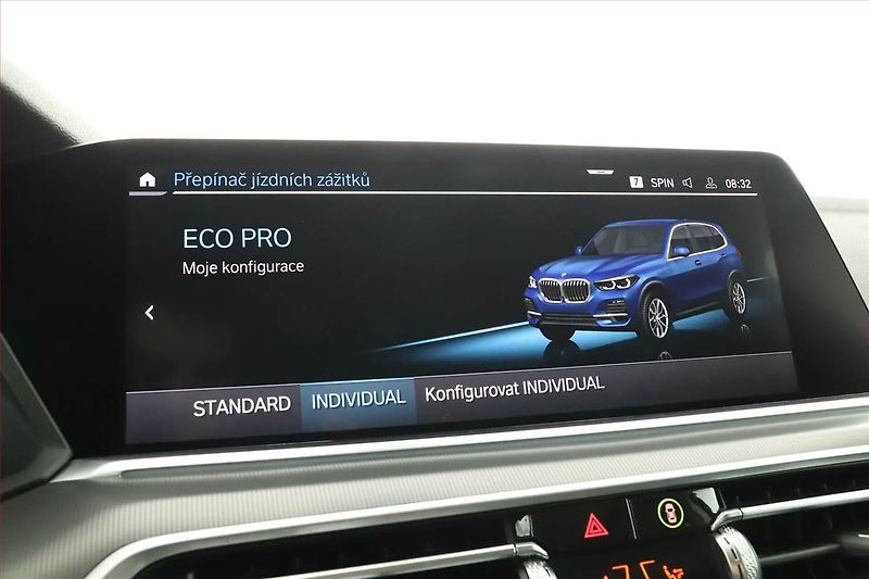BMW X5 (2022) xDrive40i - fotka 18 z 21