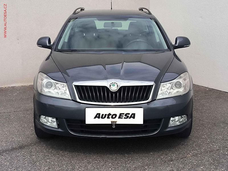 Škoda Octavia (2010) 1.4 TSi, Ambition, TZ - fotka 2 z 15