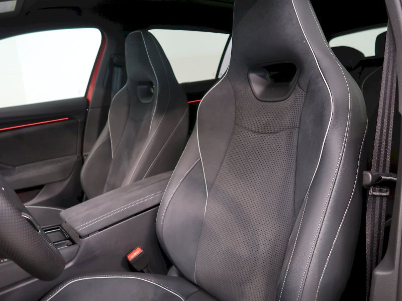 Škoda Superb (2025) SPORTLINE 2.0TDI 142KW 4x4 DSG - fotka 16 z 49