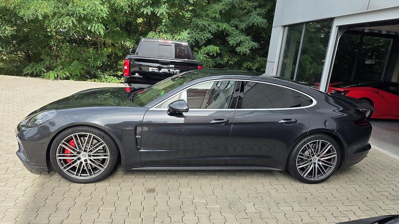 Porsche Panamera (2018) TURBO TOP STAV - fotka 4 z 12
