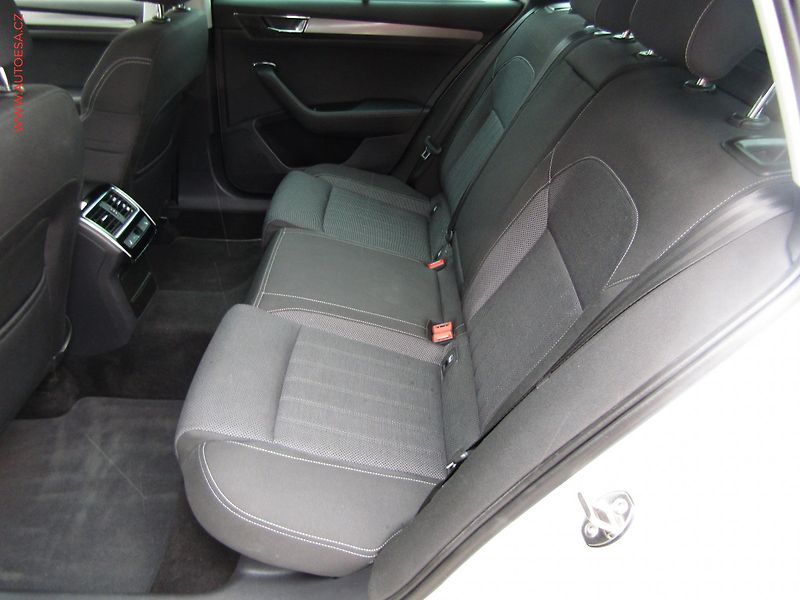 Škoda Superb (2019) 2.0 TDi, ČR, Style, DSG, LED - fotka 10 z 23